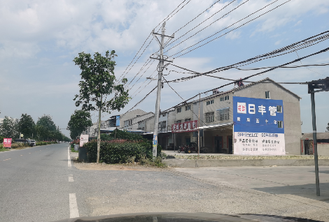 天台如何能保证墙体广告的醒目性？