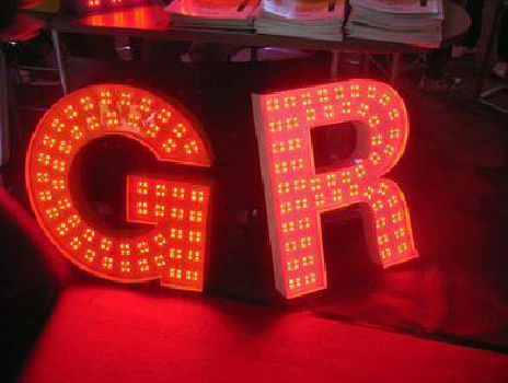 天台LED发光字常见的安装误区。